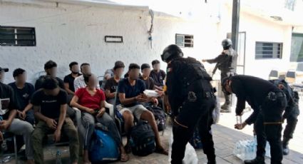 Rescatan a 18 migrantes encerrados dentro de casa en Monterrey