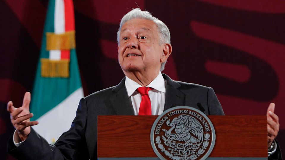 Andrés Manuel López Obrador, habla durante su rueda de prensa matutina, este viernes en el Palacio Nacional | EFE/ Mario Guzmán