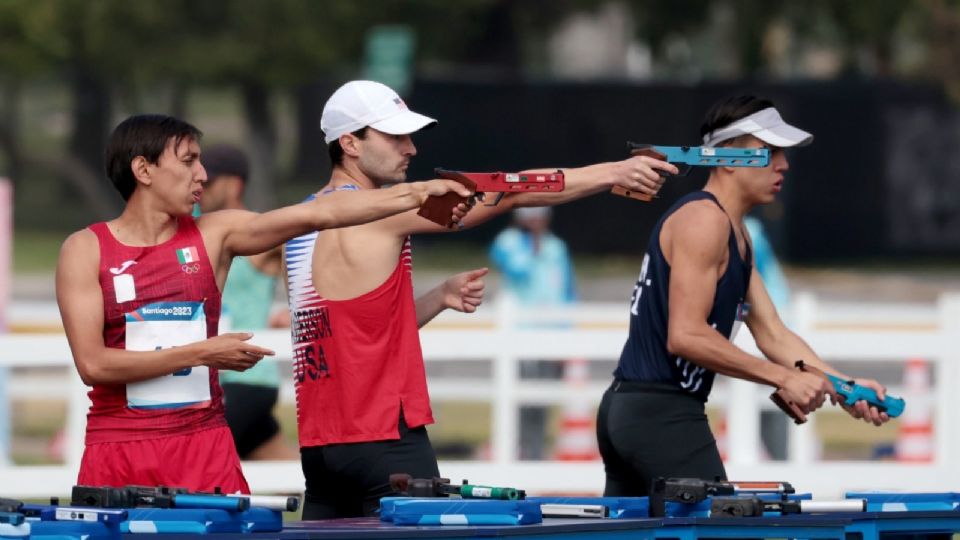 El pentatleta mexicano, Emiliano Hernández, clasificó a la disputa por las medallas en París 2024.