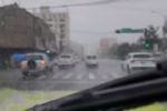 Chubascos generan encharcamientos en avenidas de Monterrey