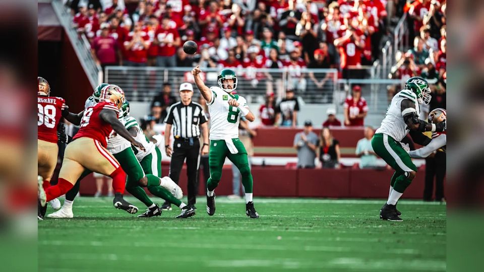 Aaron Rodgers y los Jets pierden contra los 49ers de Brock Purdy