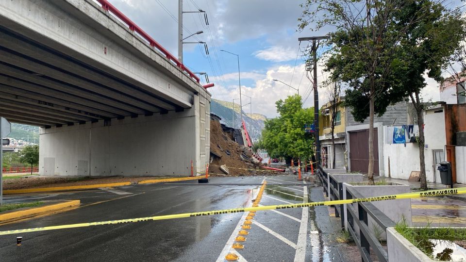 Puente de San Pedro Garza García queda intransitable