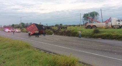 Familia que viajaba de NL a Tamaulipas muere al chocar contra un tráiler