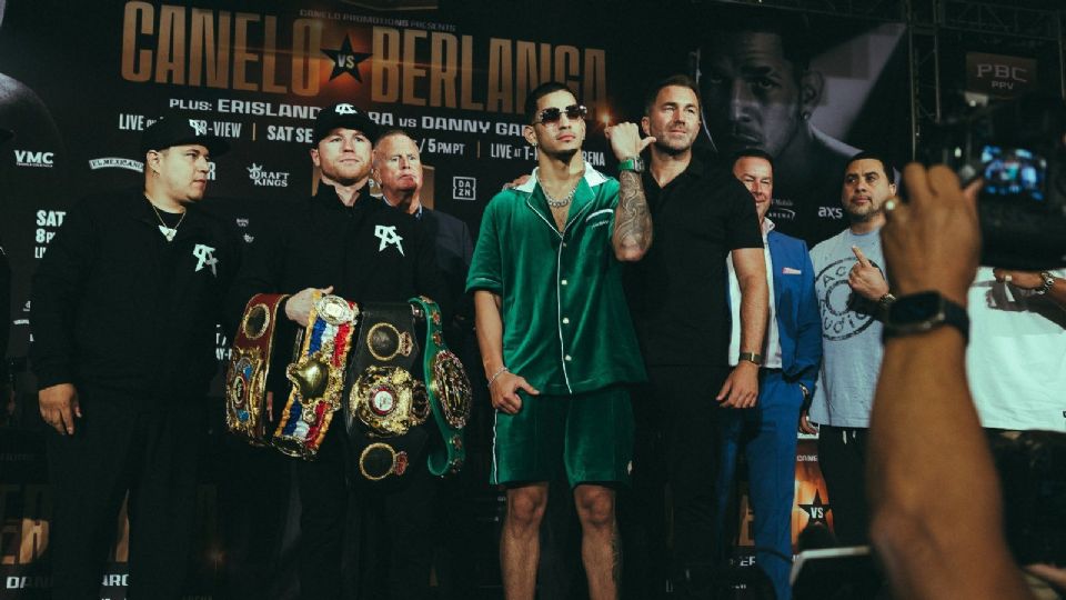 Canelo Álvarez y Edgar Berlanga tuvieron un último careo este miércoles de cara a su pelea de este sábado en Las Vegas