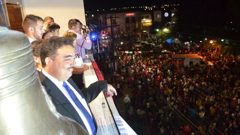 Cosme Leal en ceremonia del Grito de Independencia | Facebook / Gobierno de Cadereyta Jiménez