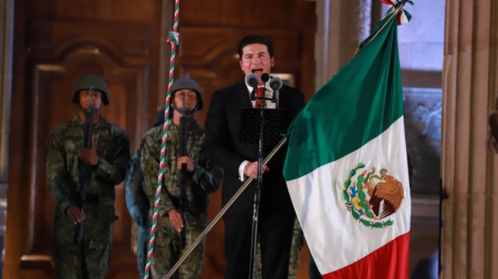 Samuel García grita ¡Viva México! frente a 19 mil asistentes a la Macroplaza