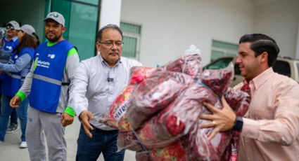 Escobedo dona despensas y electrodomésticos a daminificados de Salinas Victoria