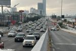 Cierre en túnel de la Loma Larga colapsa el tráfico