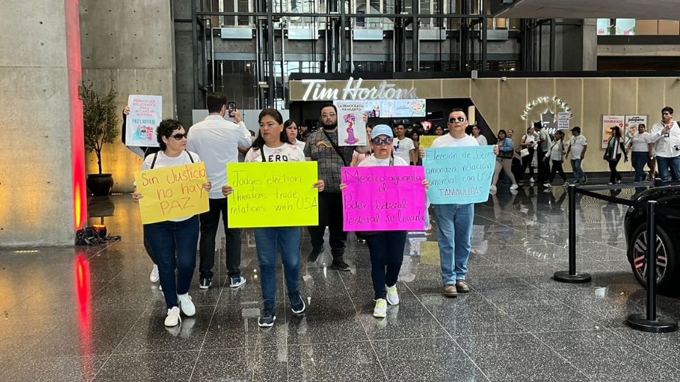 Protestas en Pabellón M, ciudad de Monterrey