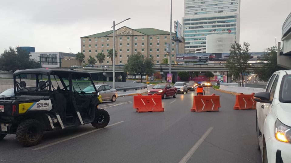 Cierren de vías que dirigen al túnel de la Loma Larga | Facebook / Gobierno de Monterrey 
