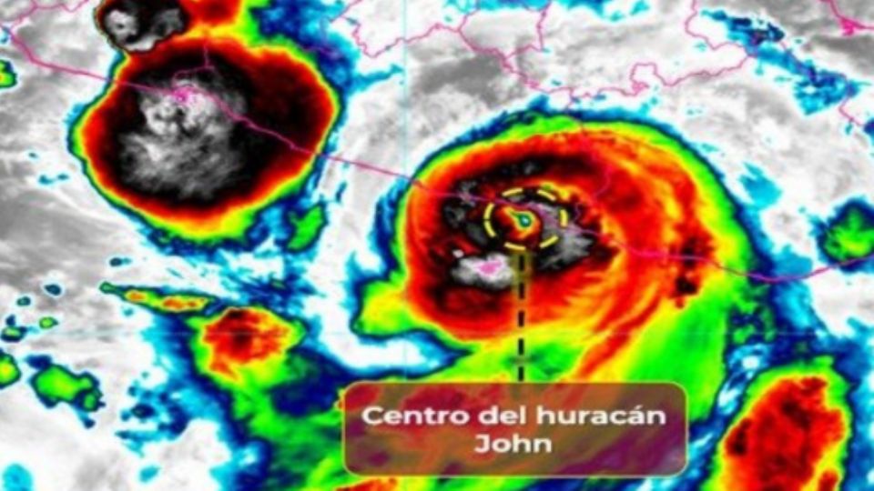 Imagen satelital del huracan John en categoría 3.