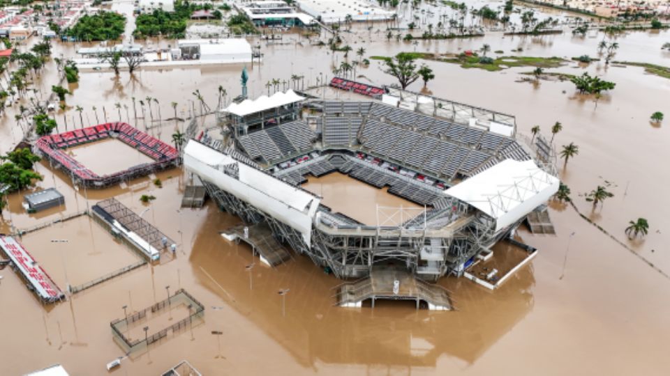 Fotografía aérea de la zona afectada por el paso del Huracán John, este viernes en el balneario de Acapulco en el estado de Guerrero.