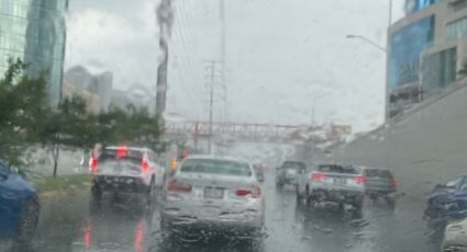 Intensa lluvia afecta la vialidad en Monterrey y su área metropolitana