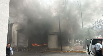 Se incendia local abandonado en el centro de Monterrey