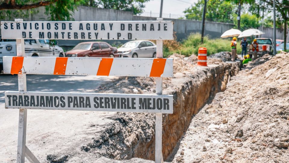 Zanja por obra de Agua y Drenaje de Monterrey | Facebook / Agua y Drenaje de Monterrey