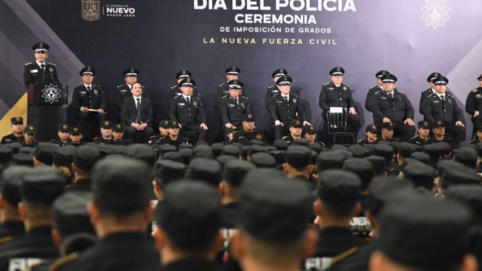 Ceremonia realizada para el ascenso de policías