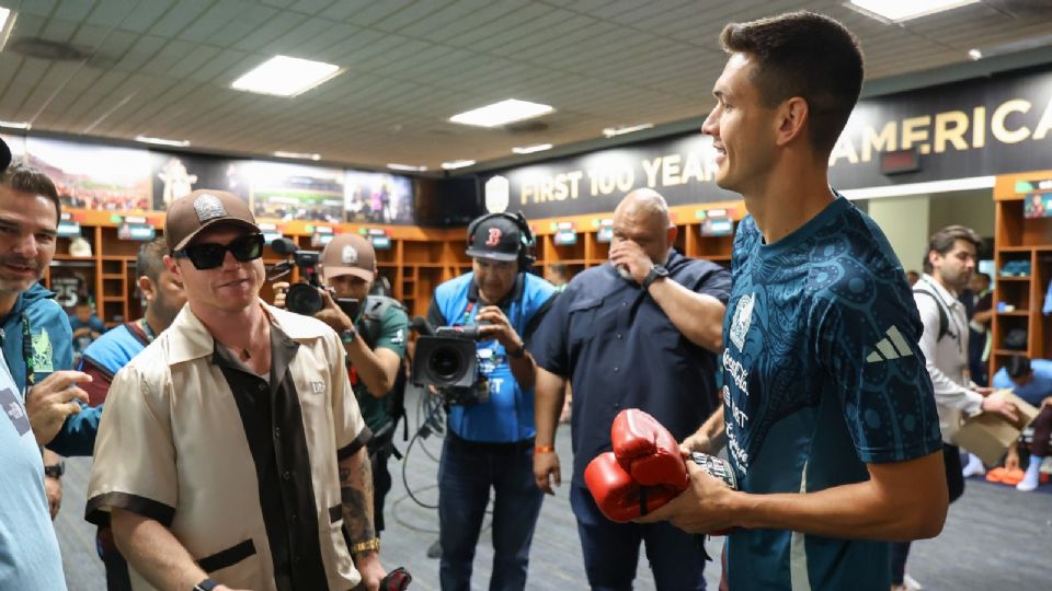 César Montes convivió con Saúl Álvarez previo al partido de México y Nueva Zelanda