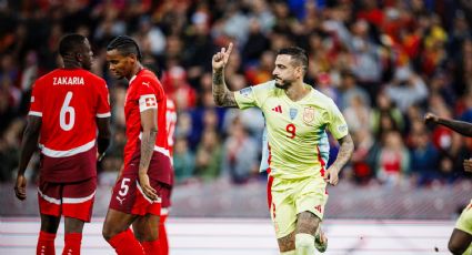 España golea a Suiza pese a jugar con 10 por 70 minutos