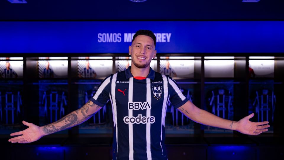 Lucas Ocampos fue presentado de forma oficial con Rayados.