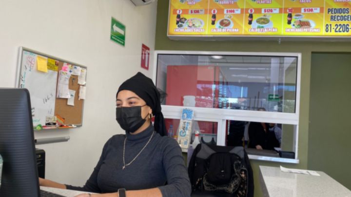 Trabajadores en interiores también sufren frío en Monterrey