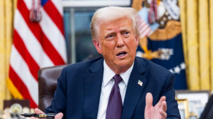 Donald Trump firma para que EU salga de la OMS