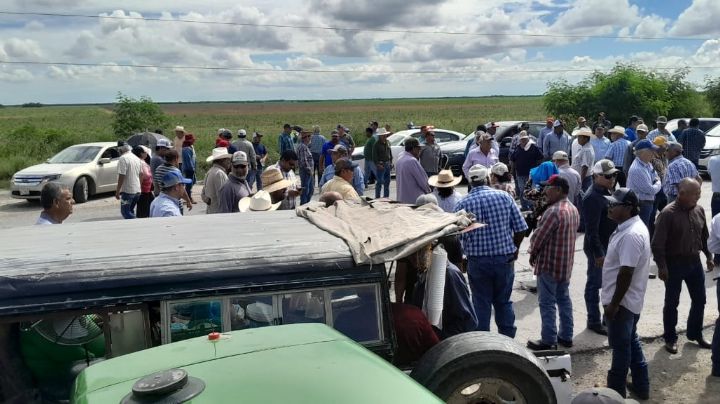 Productores agricolas bloquean carretera a Ciudad Victoria