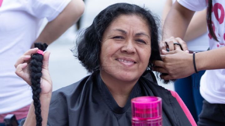 Aficionadas rayadas donan su cabello en campaña contra el cáncer de mama en el 'Gigante de Acero'