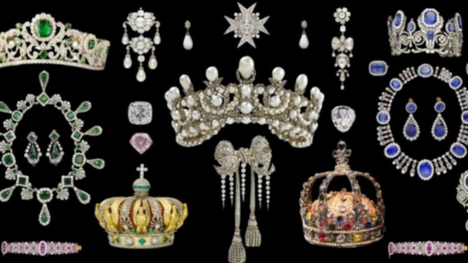 Joyas robadas del museo del Louvre.