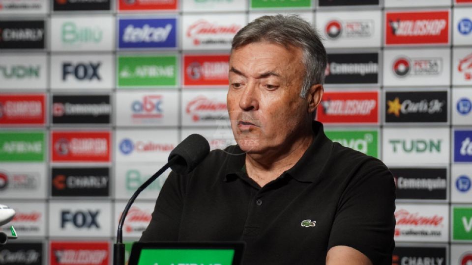 Domènec Torrent durante el empate ante Xolos