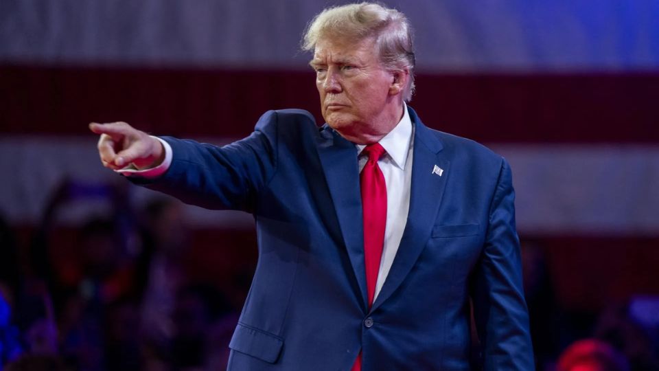 El abogado del presidente calificó de 'falsa' la representación y dijo que las declaraciones 'difamatorias' buscan 'desprestigiar' a Trump.