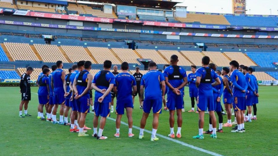 El plantel de Tigres realizó su primera práctica de la semana en el Estadio Universitario, bajo la dirección de Guido Pizarro.