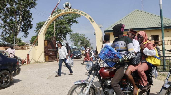 Secuestran a 215 estudiantes y 12 profesores en escuela católica de Nigeria
