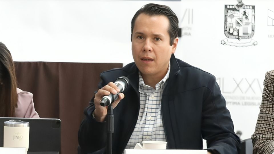 El alcalde Daniel Carrillo se negó a abordar el problema de las emisiones industriales en San Nicolás