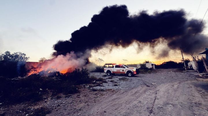 Se registra incendio de llantas en Juárez, Nuevo León
