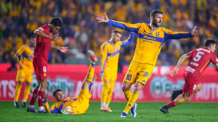 Ex árbitros reclaman penal a favor de Tigres en la Final de Ida contra Toluca