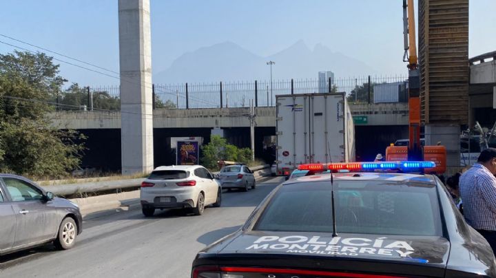 Accidentes atoran vialidad en avenida Fundidora este miércoles