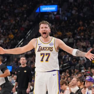 Luka Doncic no tiene fecha de regreso con Lakers a 3 días del inicio de Playoffs