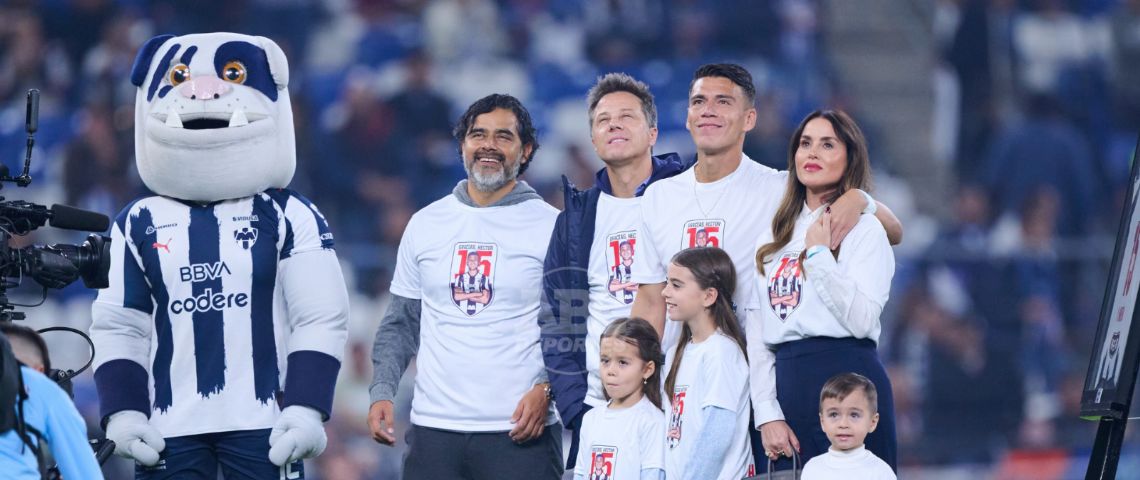 Rayados rinde homenaje a Moreno con pasillo y mensajes de figuras