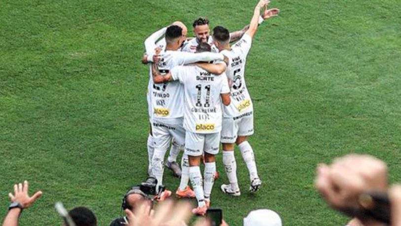 Santos evita el descenso con triunfo 3-0 sobre Cruzeiro en la última jornada del Brasileirao