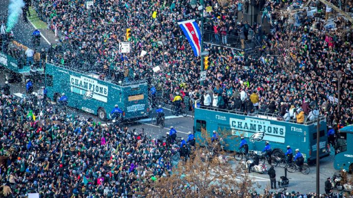 Segundo año consecutivo con tiroteo en un desfile del Super Bowl