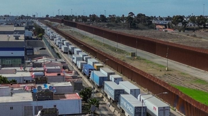 Exportaciones tardan hasta 8 horas en cruzar de México a EU tras medidas de Trump