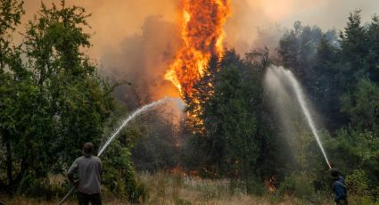 Megaincendio que arrasa la Patagonia argentina llega a región chilena