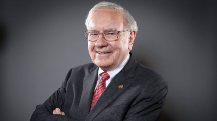 Warren Buffett celebra su éxito empresarial y ofrece consejos