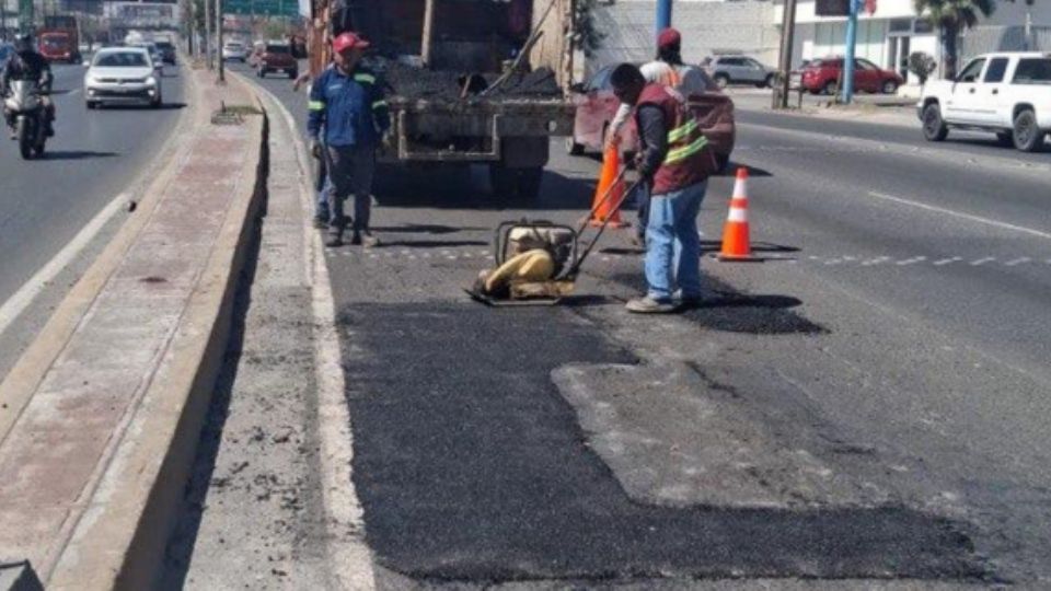 El programa “Bachetón” se lleva a cabo 24/7 para atender los reportes de daños en la carpeta asfáltica de las vialidades del municipio de Santa Catarina.