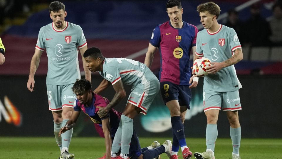 Barcelona y Atlético de Madrid empataron 4-4 en un partido de ida de semifinales de la Copa del Rey