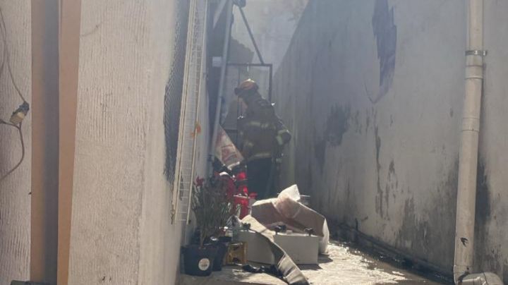 Acuden a combatir incendio y encuentran un cuerpo quemado en Monterrey