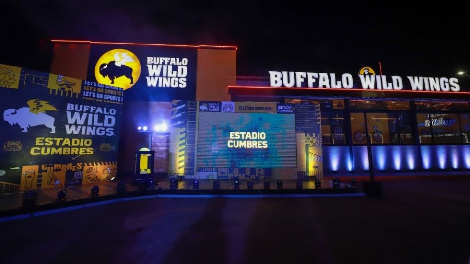 Buffalo Wild Wings lanza 'Buffalo Estadio', experiencia inmersiva de luces y sonido. Créditos: Dalia Manríquez.