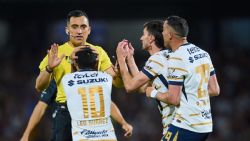 Pumas estalla contra el arbitraje: Queja formal tras derrota ante Rayados