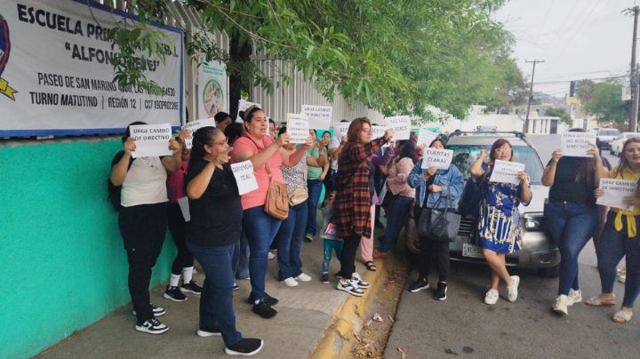 Padres exigen salida de directora de escuela de Monterrey por presunto desfalco de dinero