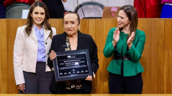 Reconocen a la Nena Delgado por 63 años de carrera en el teatro
